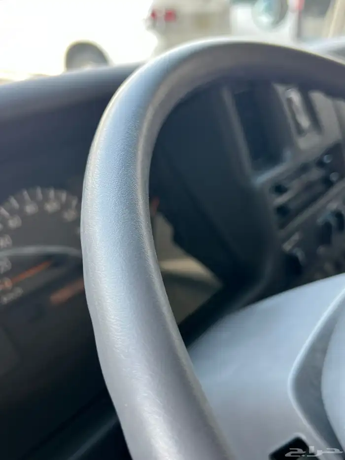 للبيع باص نيسان سيفيليان موديل 2010 ممشي قليل 21