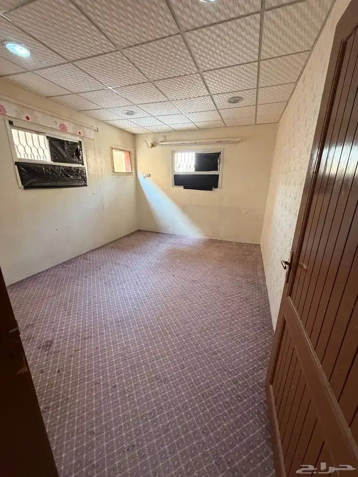 للبيع فلة دورين مفصولة حي الزهرة 12