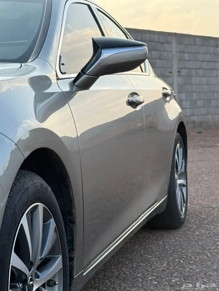 للبيع لكزس 2021 35