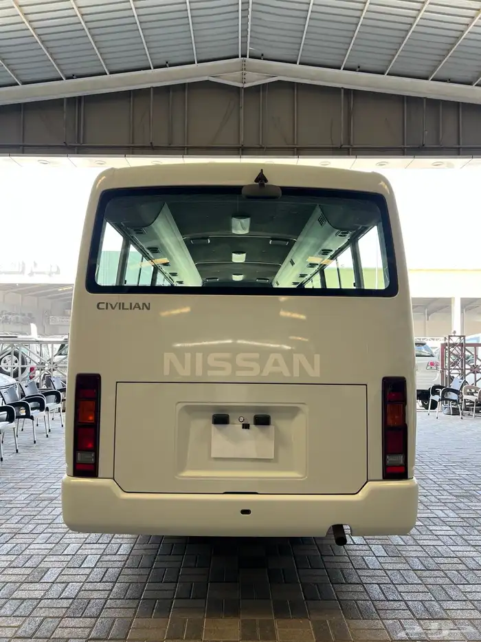 للبيع باص نيسان سيفيليان موديل 2010 ممشي قليل 4