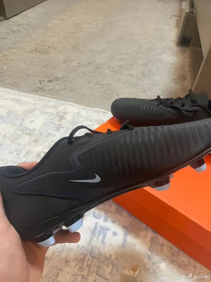 جزمة نايك فانتوم مقاس 43جديدة توني مستلمها سبب البيع 1