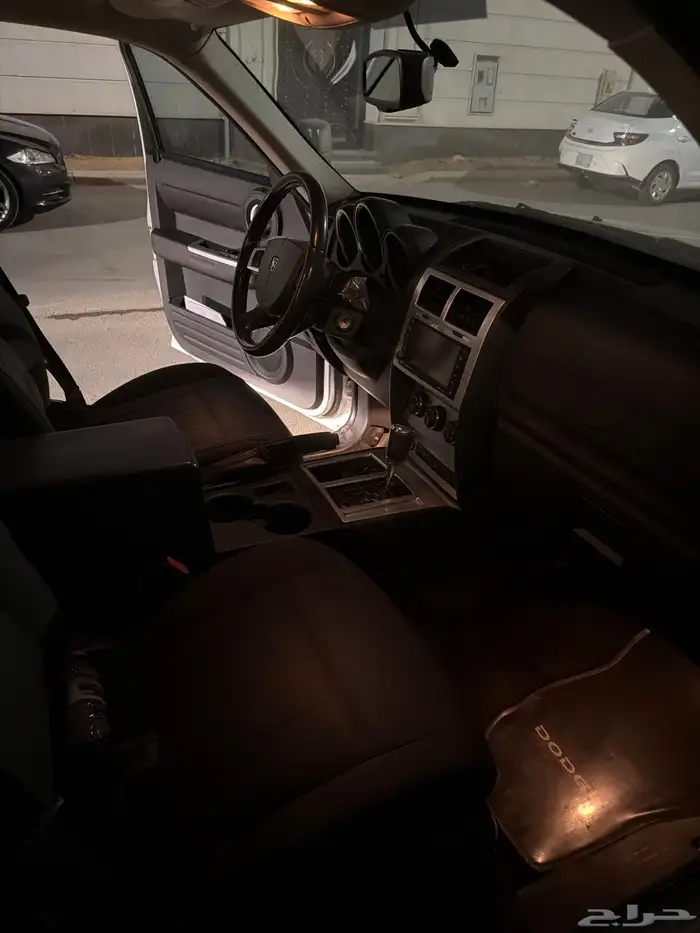 دودج نيترو 2011 8