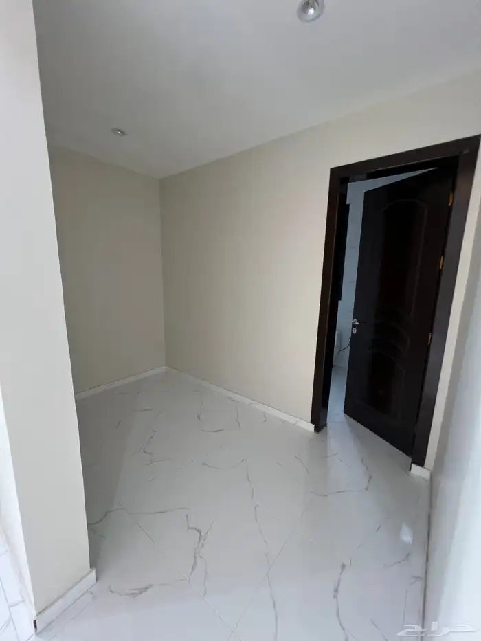 فلل للبيع موقع مميز بالواصليه 8