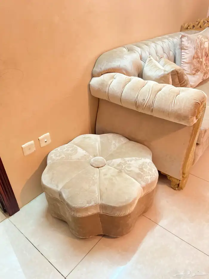 كنب مستعمل مع ستاره بطاولات مع مكيف ونجفه 5