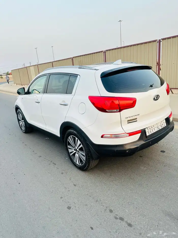 للبيع كيا سبورتاج فول كامل اوبشن موديل 2015 7