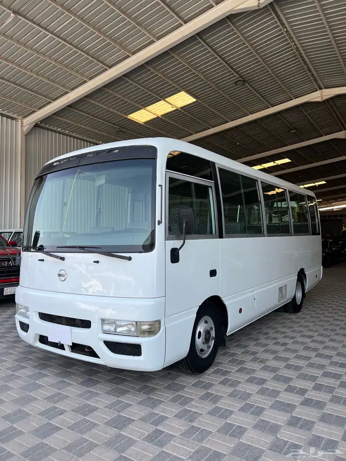 للبيع باص نيسان سيفيليان موديل 2010 ممشي قليل 2