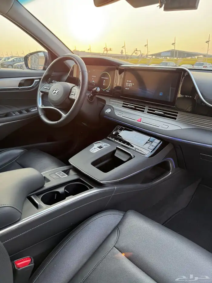 ازيرا 2022 -كاليجرافي 6 سلندر اعلا مواصفات بدون بنورما للبيع 11