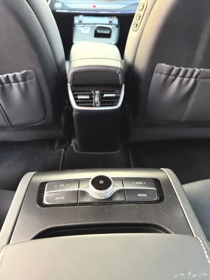 ازيرا 2022 -كاليجرافي 6 سلندر اعلا مواصفات بدون بنورما للبيع 15