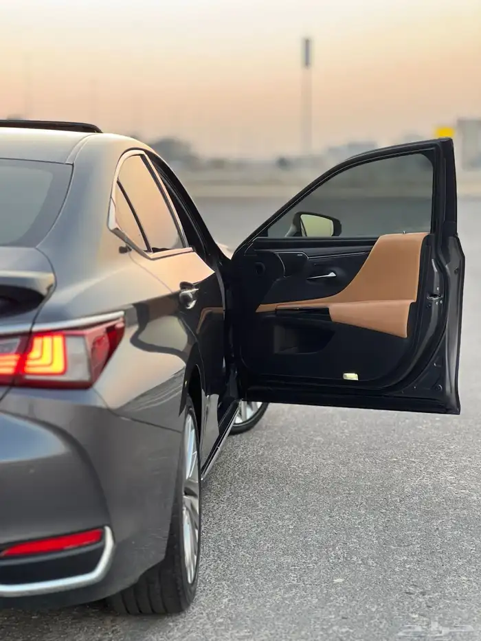 لكزس ES300h بدي وكاله مالك اول فل كامل 31