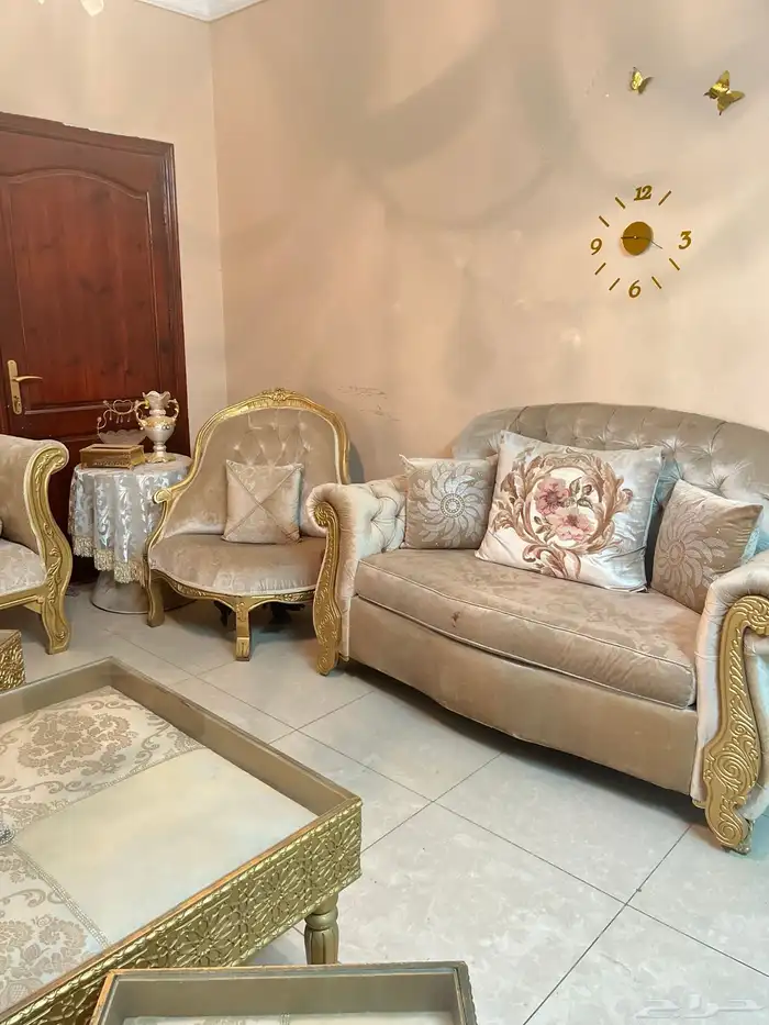 كنب مستعمل مع ستاره بطاولات مع مكيف ونجفه 3