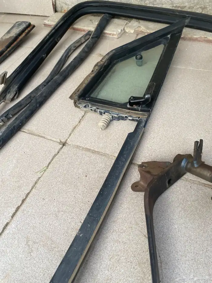 قطع هايلكس يبانيه 1998 الى 2005 11