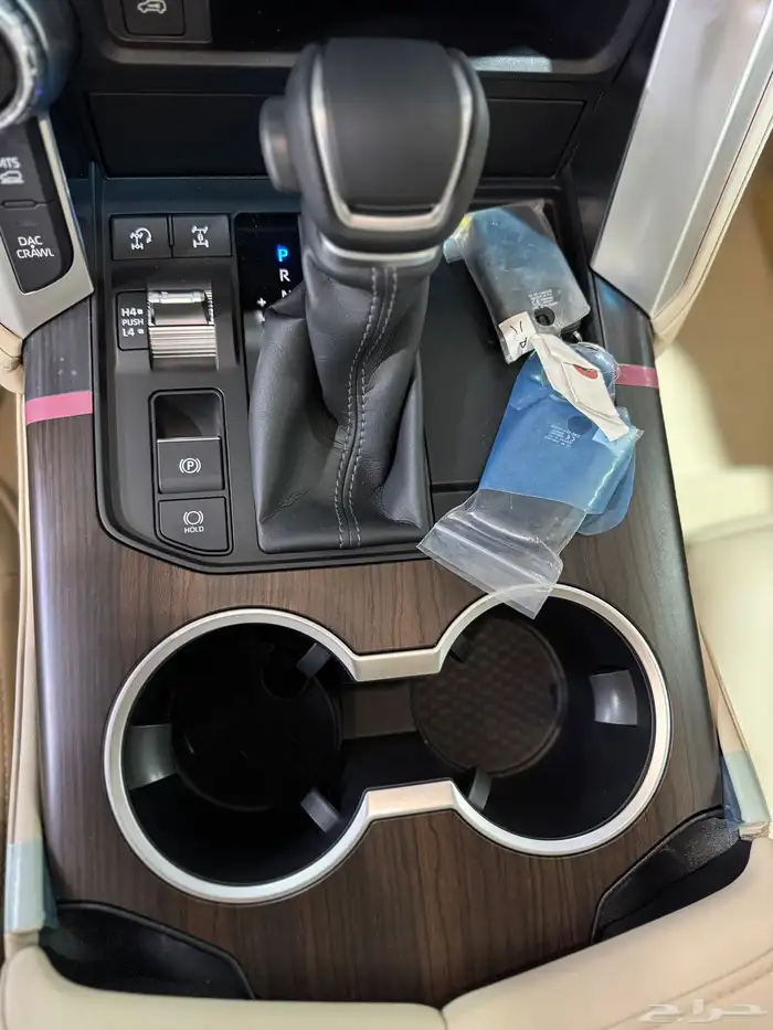 تويوتا لاندكروزر GXR-L4 بنزين 2025 جديد تم البيع 14