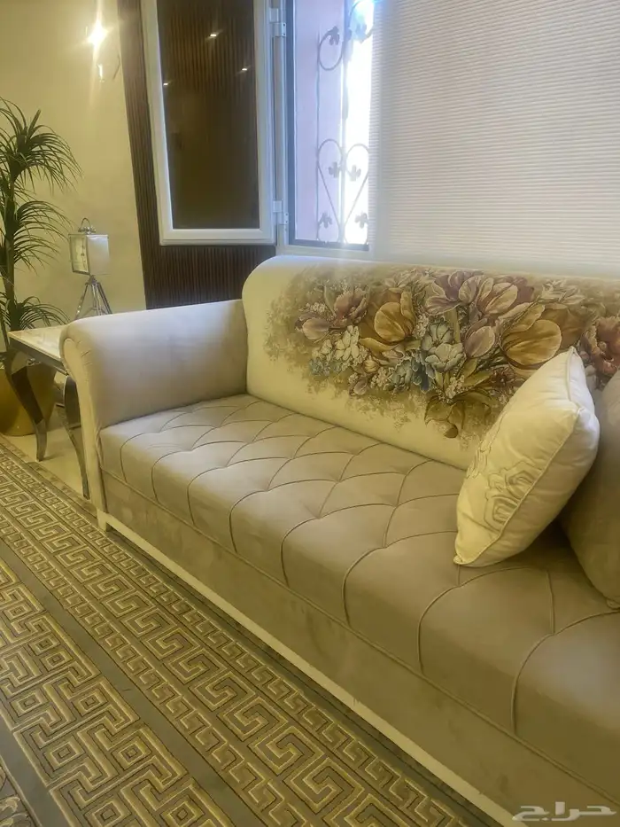 كنب جديد جدا  كنبتين كبيره ووحده صغير 4