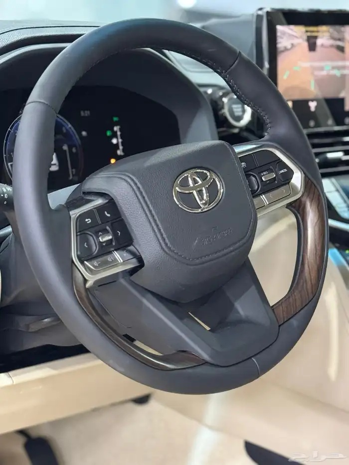 تويوتا لاندكروزر GXR-L4 بنزين 2025 جديد تم البيع 10