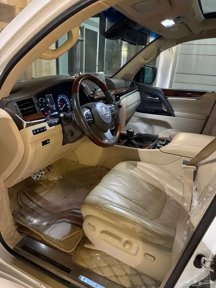 لكزس 2021 بريمي 4