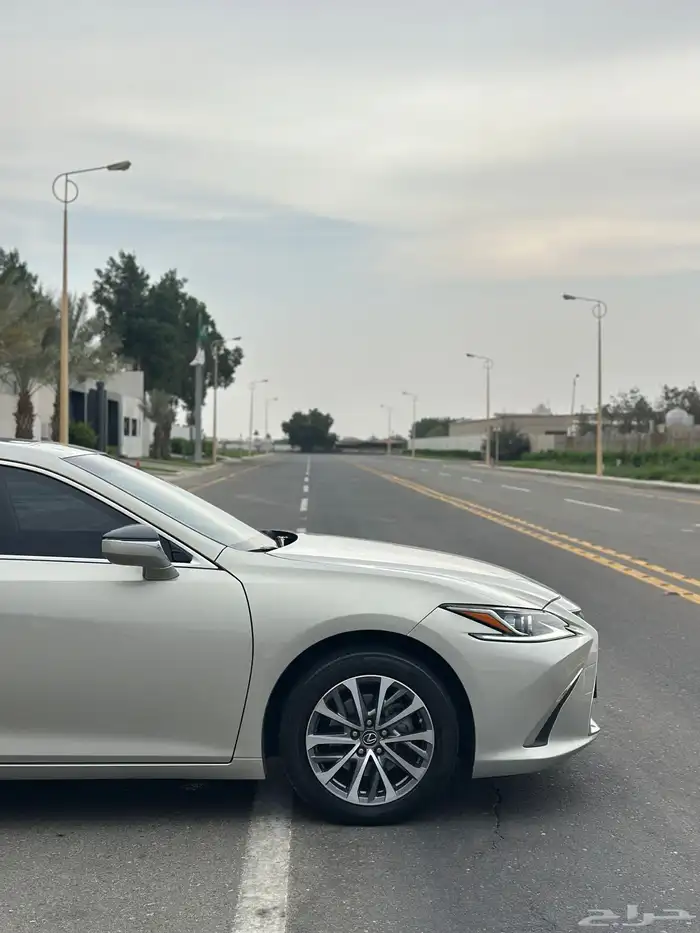 لكزس ES250 2023 AA بنزين 6