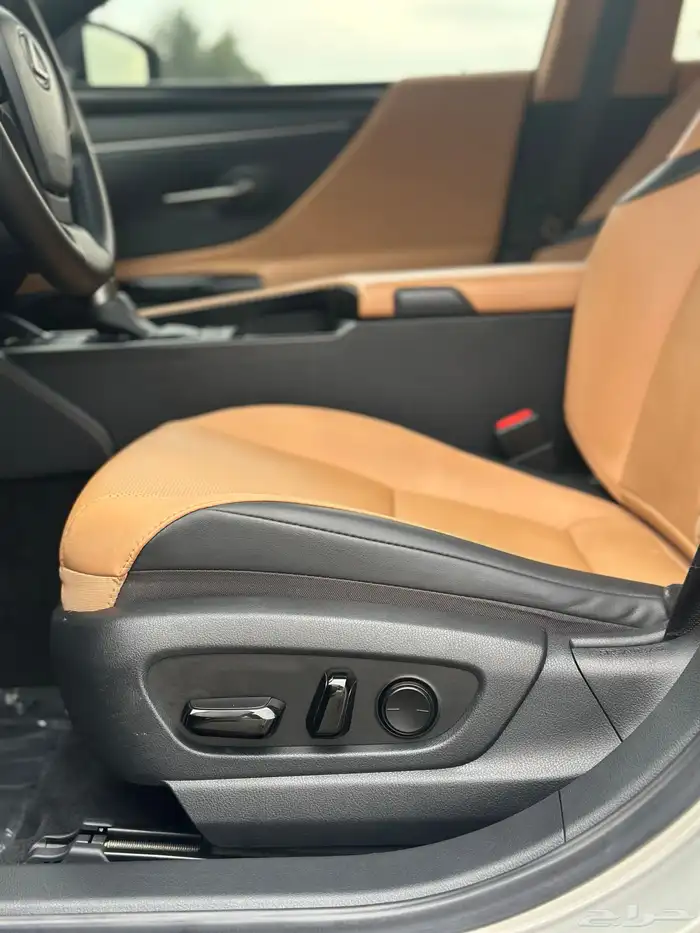 لكزس ES250 2023 AA بنزين 14