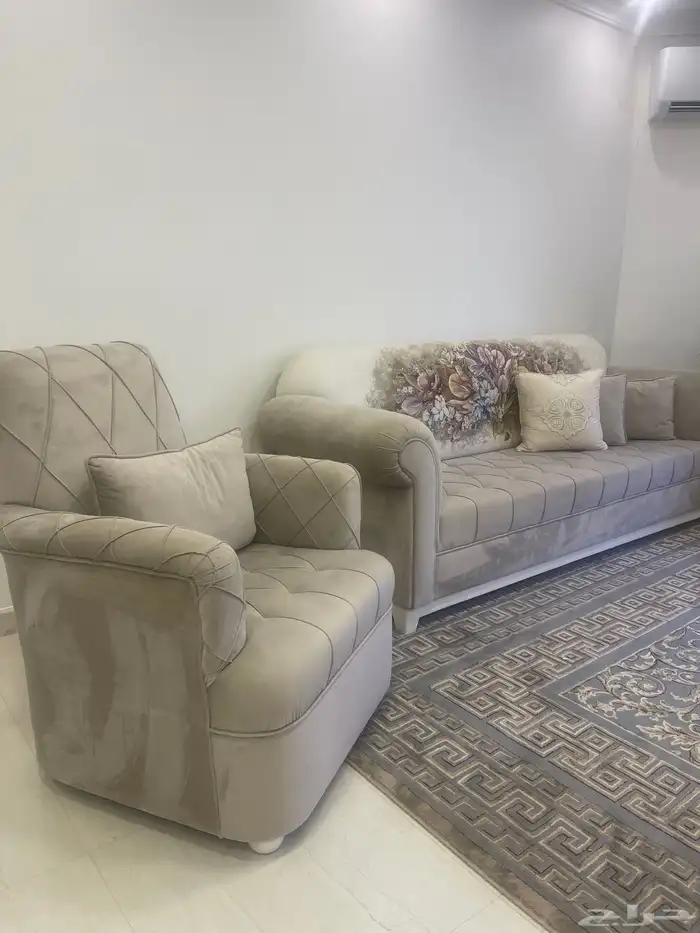 كنب جديد جدا  كنبتين كبيره ووحده صغير 0