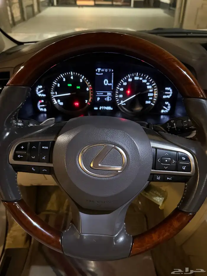 لكزس 2021 بريمي 8