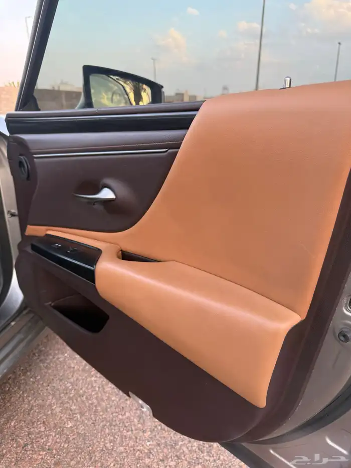 للبيع لكزس 2021 60