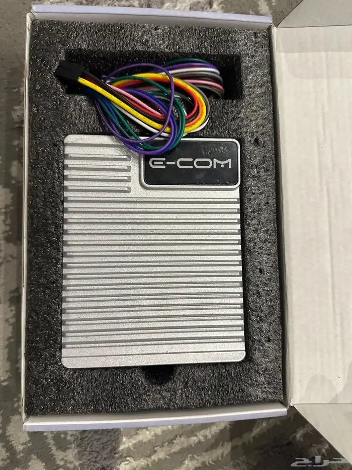 تحكم مكيف وقزوز خلفي ولمبات زنن اصليه ومضخم شاشه افالون 2012 4