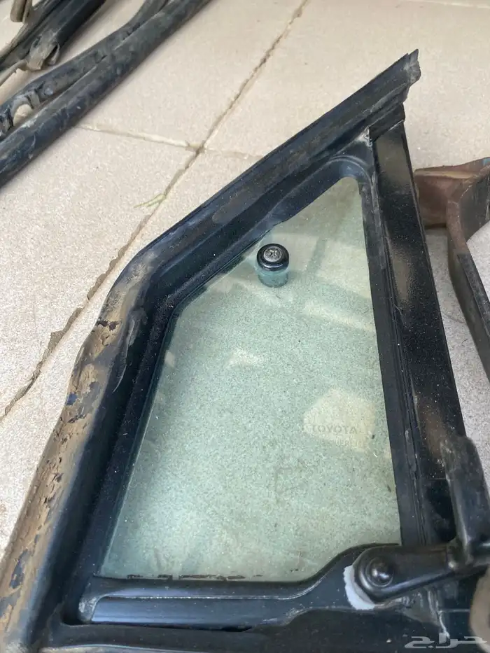 قطع هايلكس يبانيه 1998 الى 2005 12