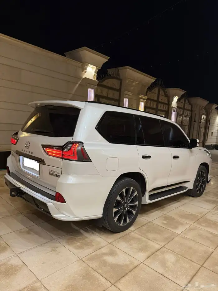 لكزس 2021 بريمي 2