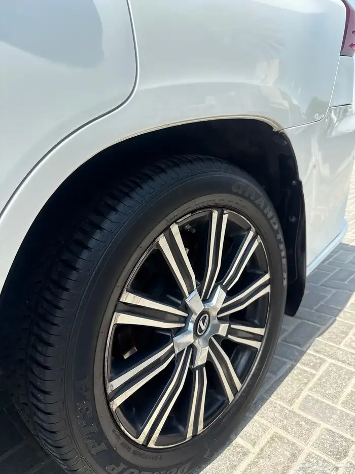 جيب لكزس 2017 سعودي 4