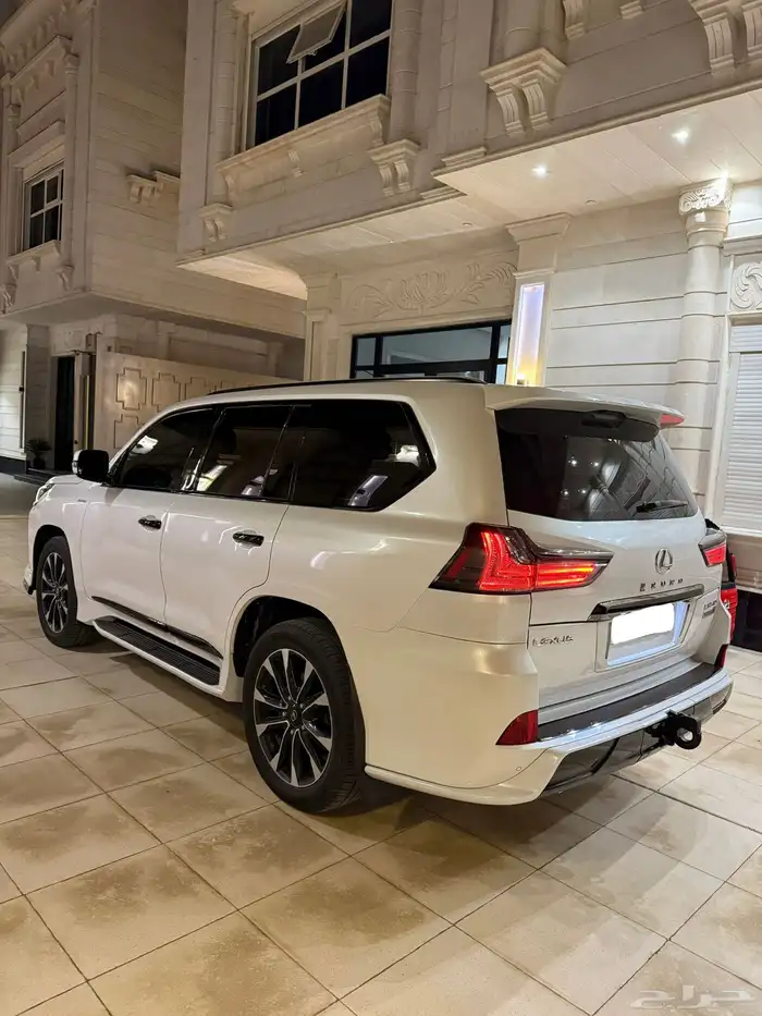 لكزس 2021 بريمي 3