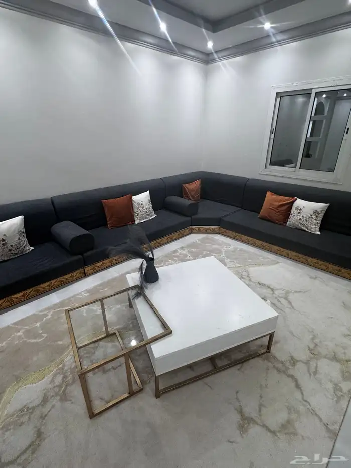 للبيع جلسه ارضيه خشب 1