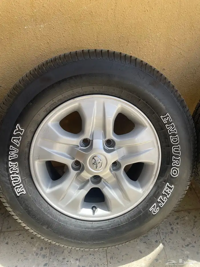 جنوط وكفرات لاندكروزر 1998 2007 كفرات جديده مقاس 17 0