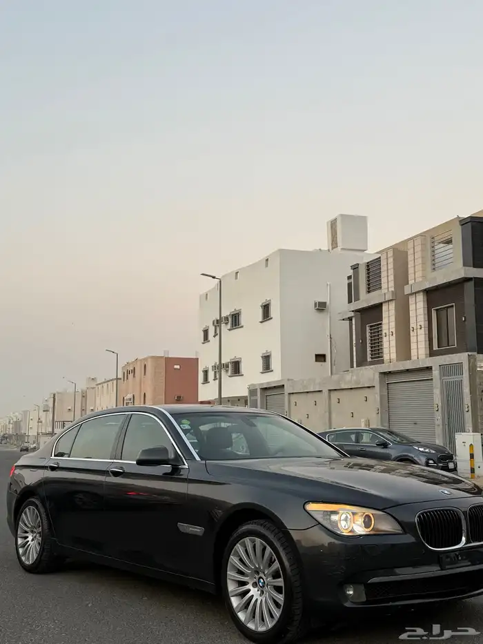 بي ام الفئه 8