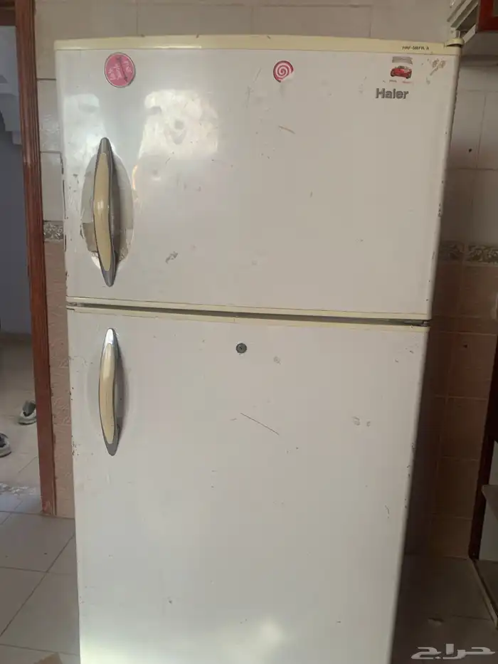 ثلاجه حجم كبير يبيلها تنظيف وخربانه ماتبرد 1