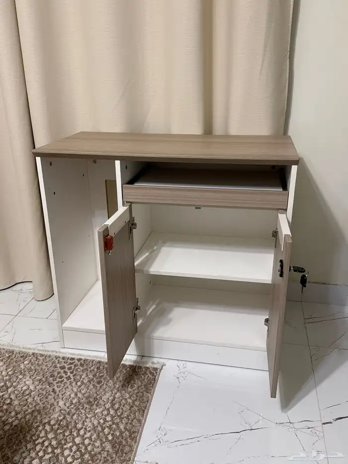 طاولة كمبيوتر صغيرة 0