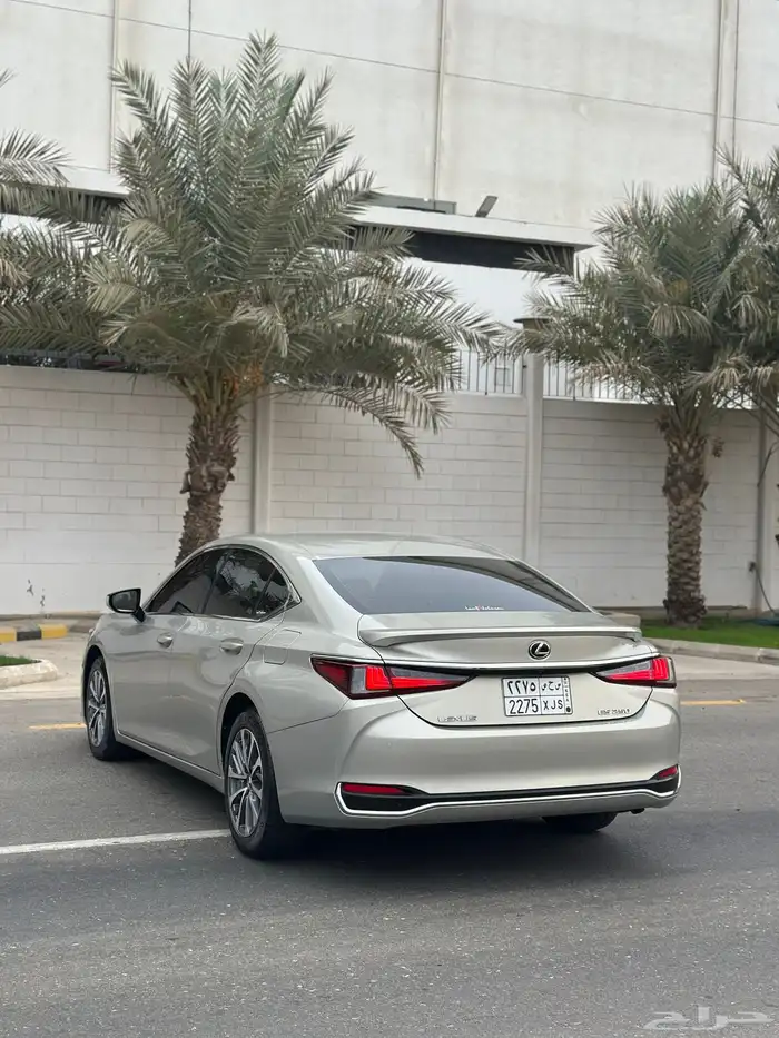 لكزس ES250 2023 AA بنزين 9