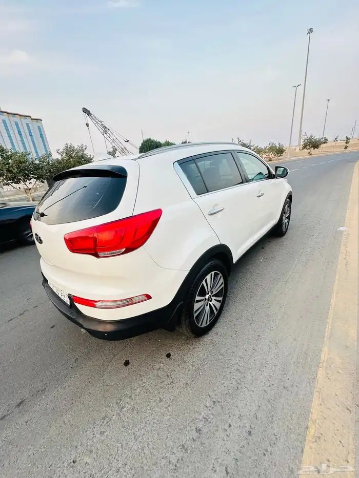 للبيع كيا سبورتاج فول كامل اوبشن موديل 2015 5