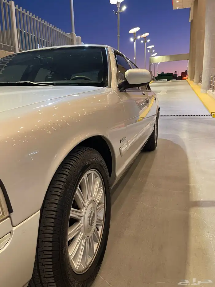 فورد ماركيز 2010 امريكي 2