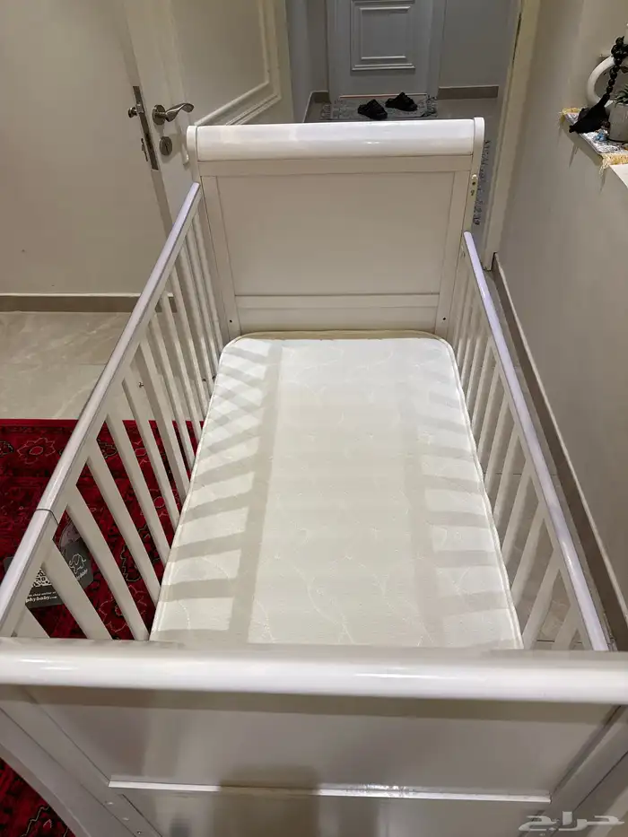 للبيع سرير طفل 1