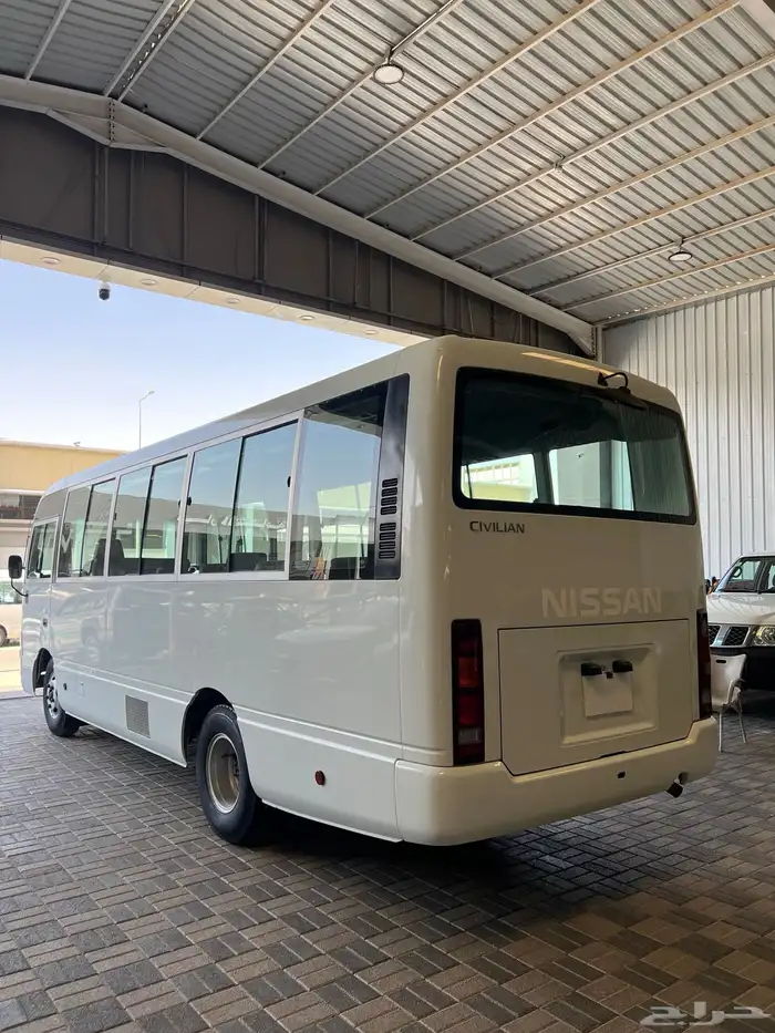 للبيع باص نيسان سيفيليان موديل 2010 ممشي قليل 3