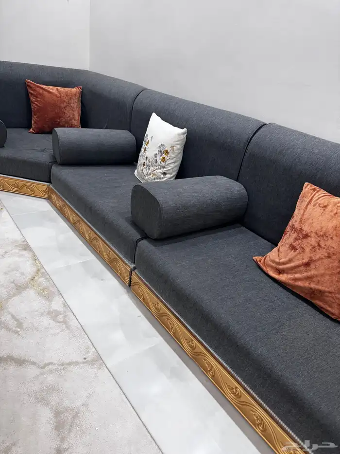 للبيع جلسه ارضيه خشب 0