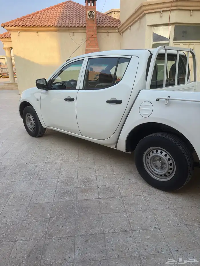 ميتسوبيشي L200 بنزين 2015 ممشى قليل 4