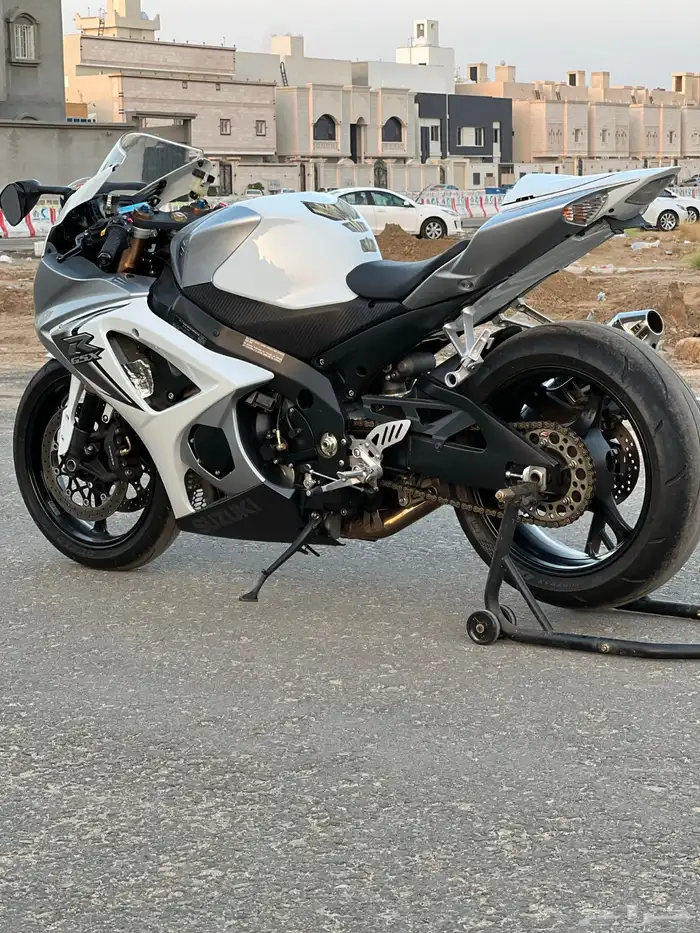 دباب سوزوكي 1000 موديل 2008 4