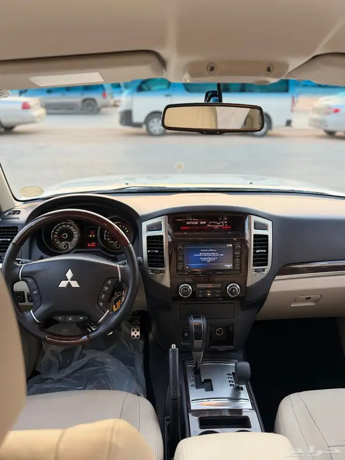 ميستوبيشي باجيرو 2020-فل كامل علامات ذهبيه عداد 35 الف فقط 17