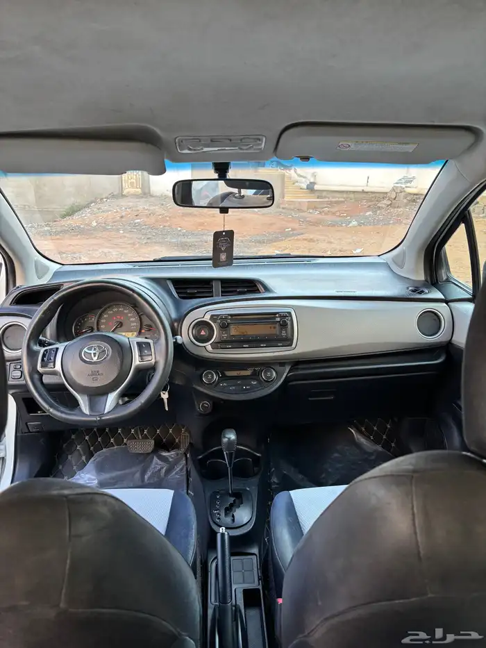 تويوتا يارس هاتشباك 2012 11