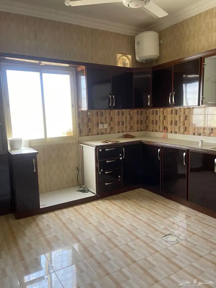 شقه ست غرف نظيفه للايجار أو البيع حي الصحافة أبها 12