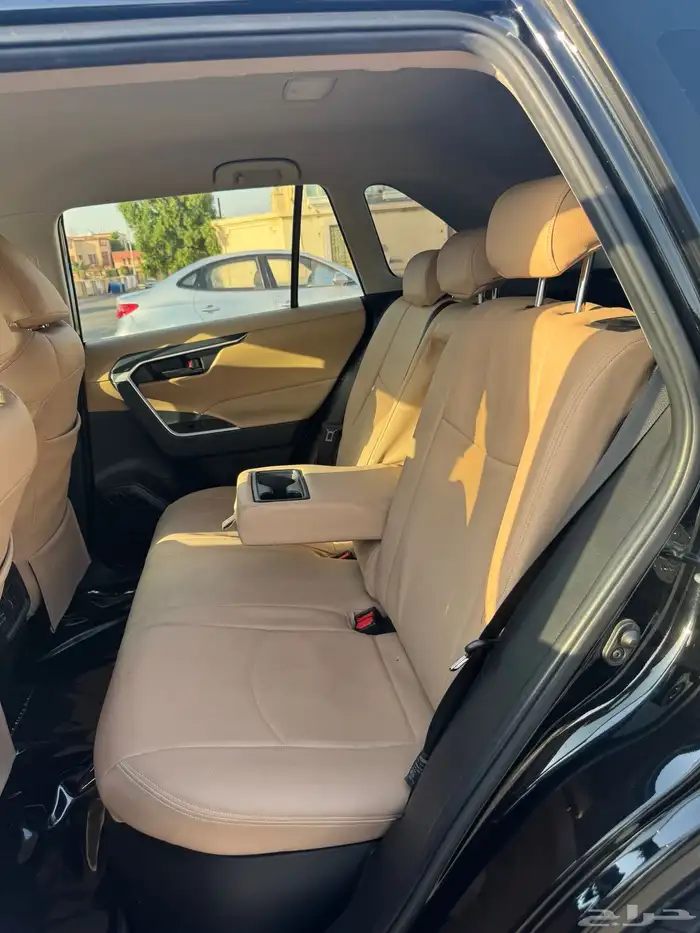 Rav4 Hybrid 4x2 2023 for Sale 9