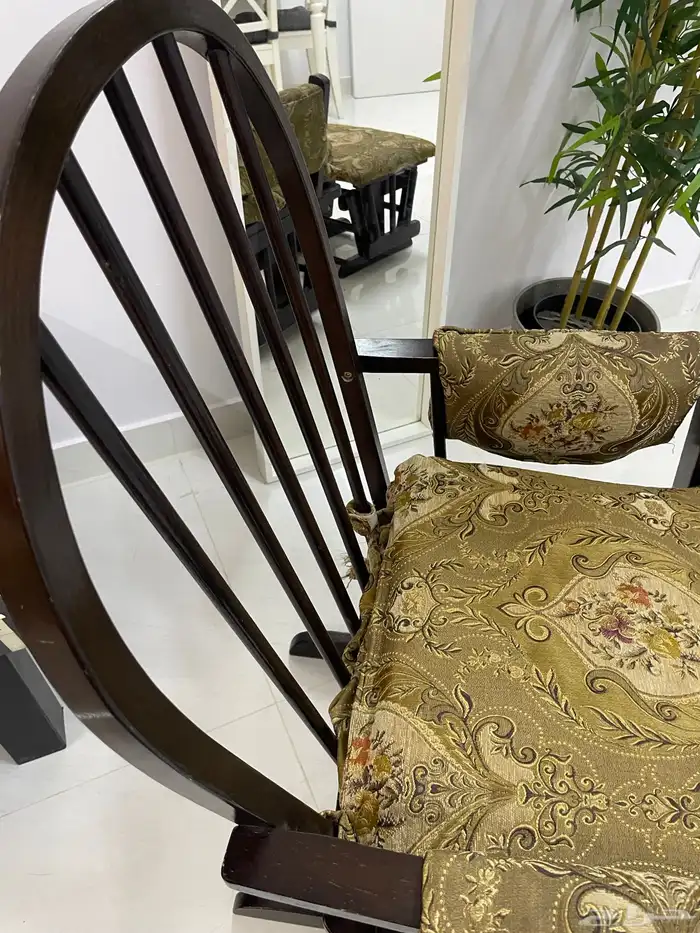 كرسي هزاز خشب 4