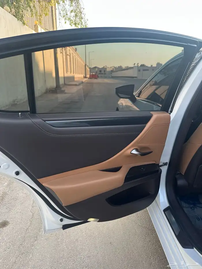 لكزس Es250 عبد الطيف جميل 2021 16