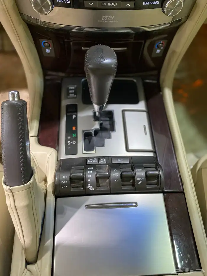 جيب لكزس LX570 فل 2013 21