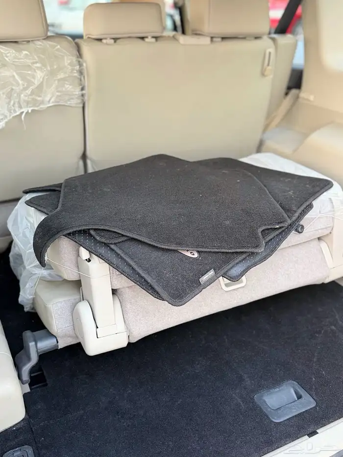 ميستوبيشي باجيرو 2020-فل كامل علامات ذهبيه عداد 35 الف فقط 10